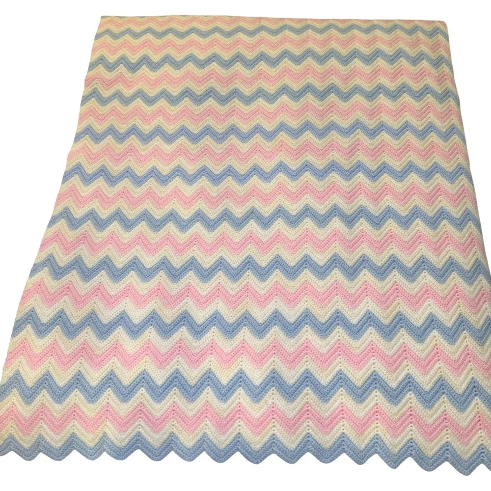 Vintage Handmade Crochet Chevron Ripple Baby Blanket Pink Blue Cream 31x42‎